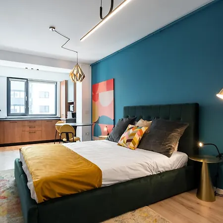 Vibrant Color-pop At Ivory Apartment Bucharest